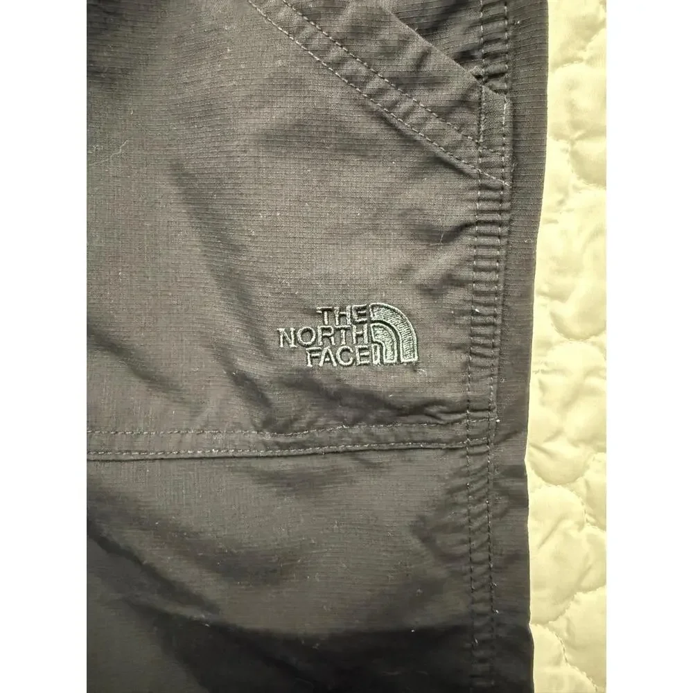 The North Face Black Knee-Length Capri Women's Shorts Size 10 - Picture 3 of 9